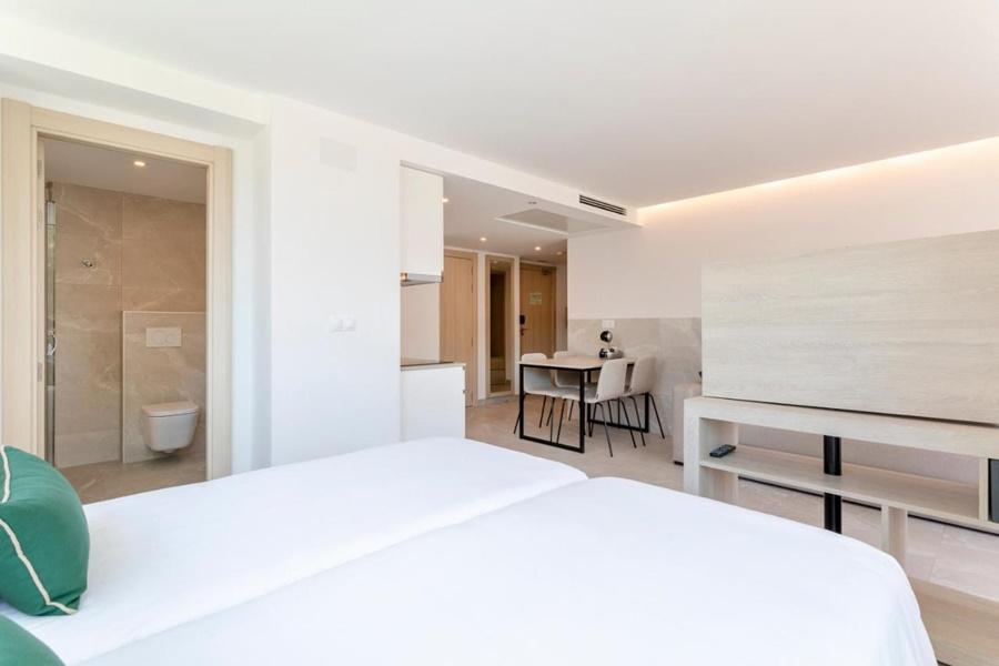 Halley Hotel & Apartments Affiliated By Melia Benidorm Exteriör bild