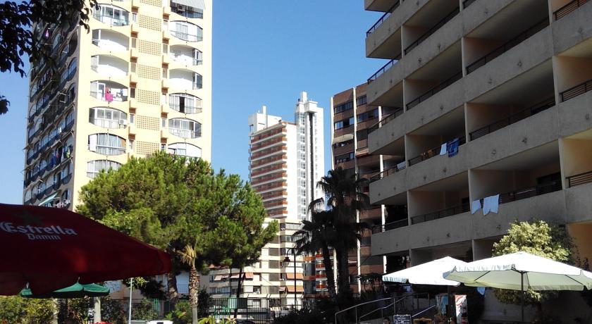 Halley Hotel & Apartments Affiliated By Melia Benidorm Exteriör bild